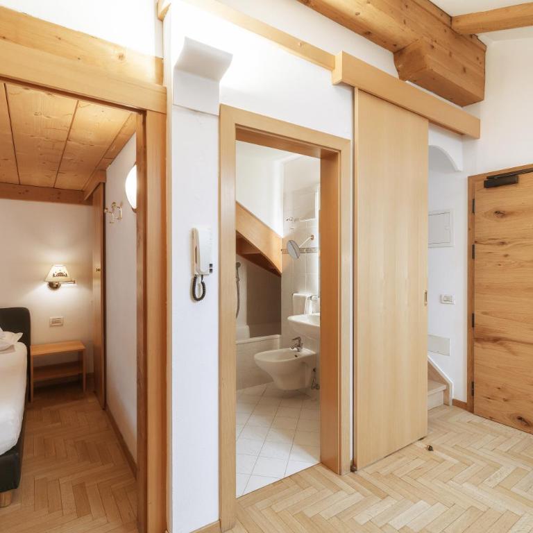 La Tambra - Residence - Central with Restaurant - Suite Familiare - 7