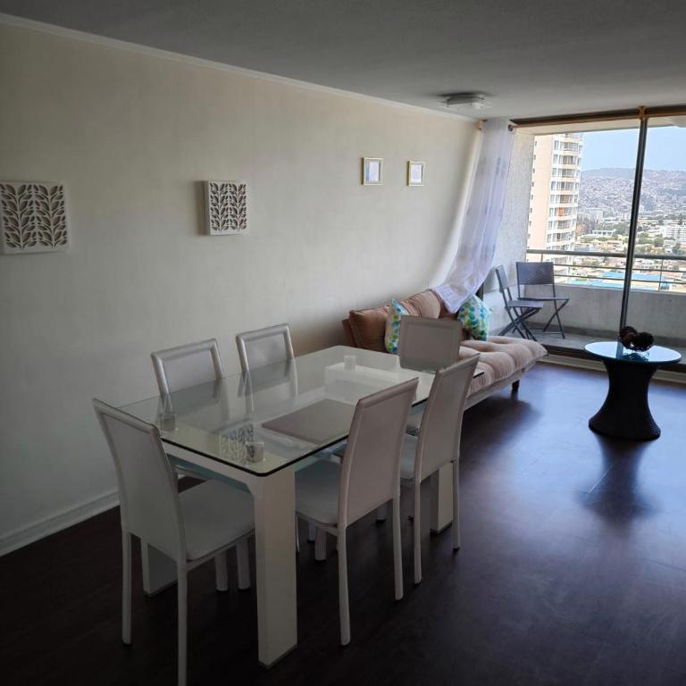Depto en viña del Mar Wifi, estacionamiento, cerca mall arauco, playa - Three-Bedroom Apartment - 8