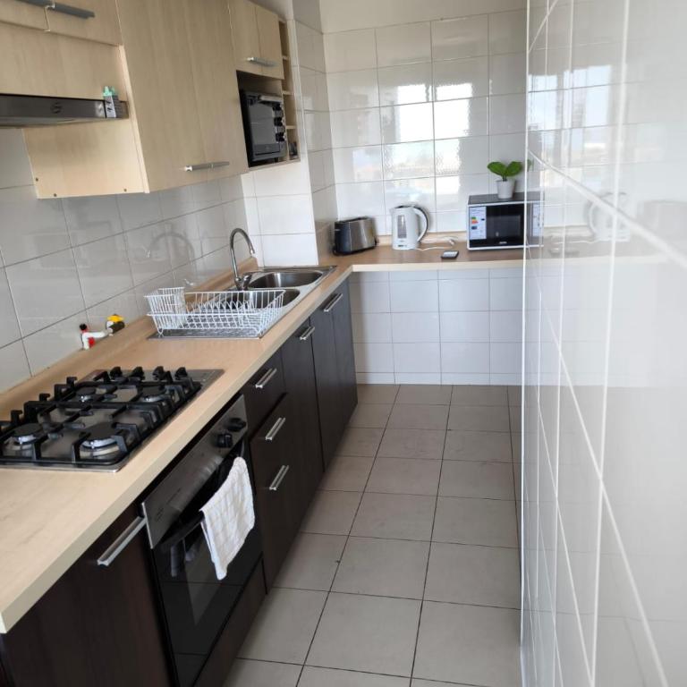 Depto en viña del Mar Wifi, estacionamiento, cerca mall arauco, playa - Three-Bedroom Apartment - 12