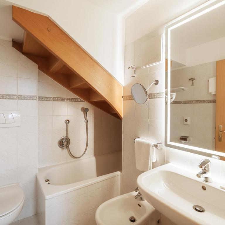 La Tambra - Residence - Central with Restaurant - Suite Familiare - 15