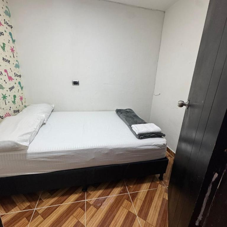 House with Terrace San Javier Comuna 13 - Three-Bedroom House - 9