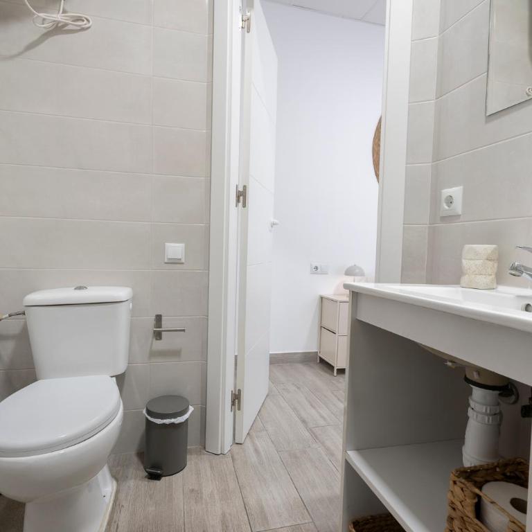Castillo Santa Barbara - Three-Bedroom Superior Apartment - 27