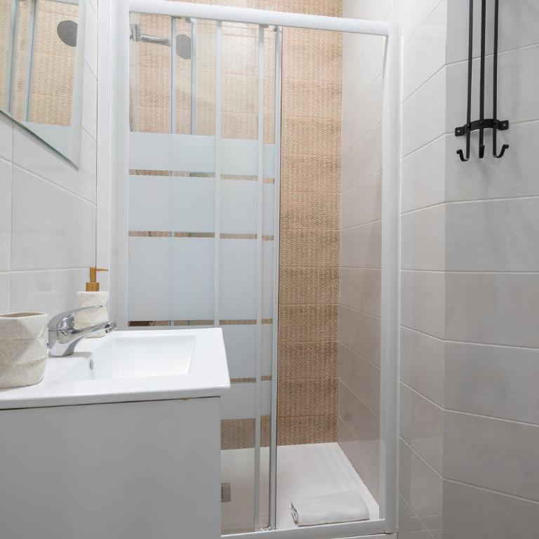 Castillo Santa Barbara - Three-Bedroom Superior Apartment - 28