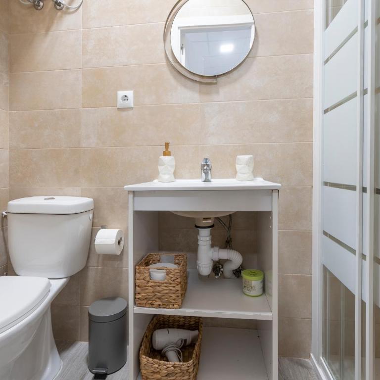 Castillo Santa Barbara - Three-Bedroom Superior Apartment - 17