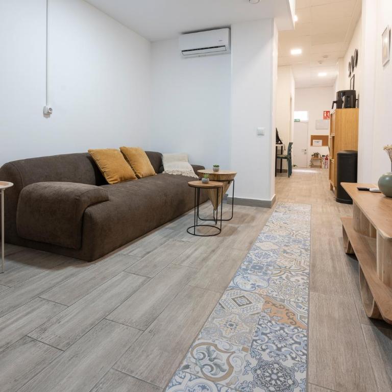 Castillo Santa Barbara - Three-Bedroom Superior Apartment - 10