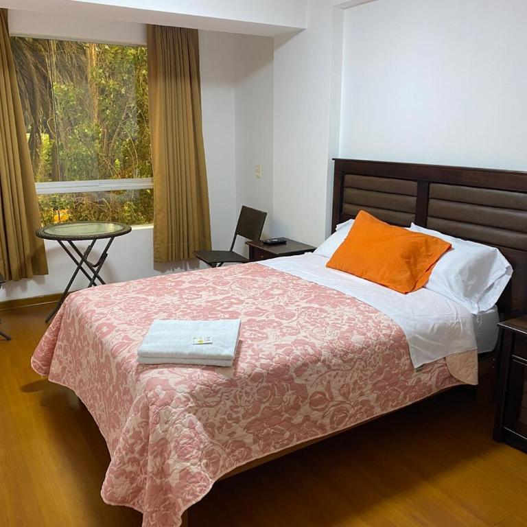 Hermoso apartamento de 3 habitaciones frente a parque en San Isidro - Two-Bedroom Apartment - 25