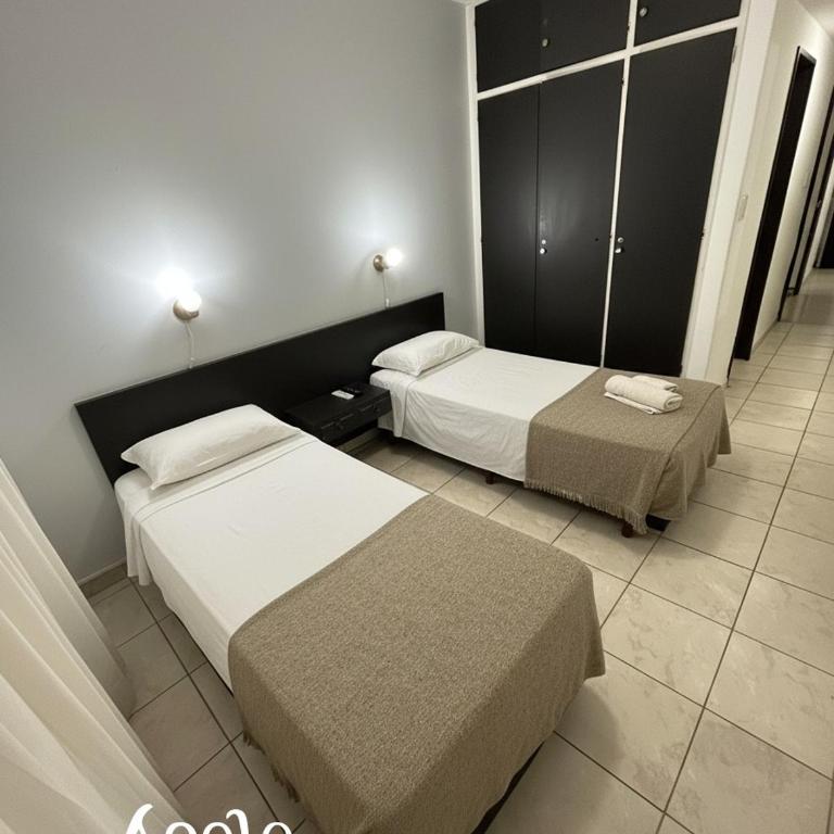 HOTEL APOLO NEUQUEN - Habitación Cuádruple con baño privado - 4