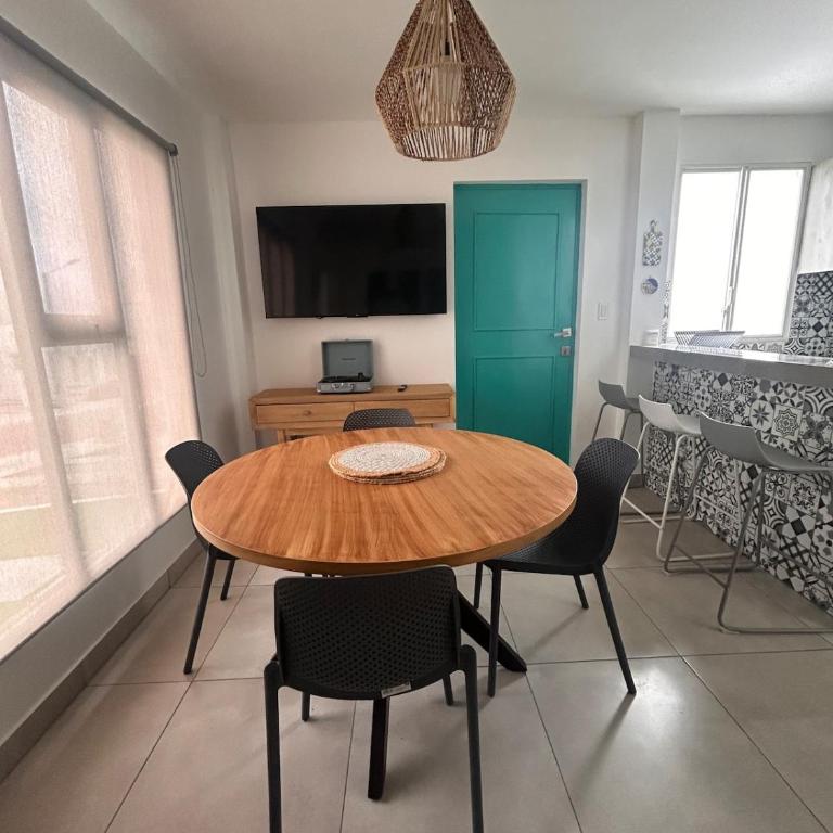 Casa de estreno en la playa al lado de Capaes - Three-Bedroom House - 7