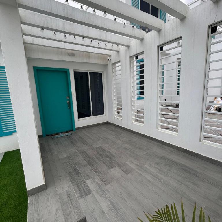 Casa de estreno en la playa al lado de Capaes - Three-Bedroom House - 20