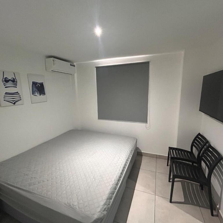 Casa de estreno en la playa al lado de Capaes - Three-Bedroom House - 26