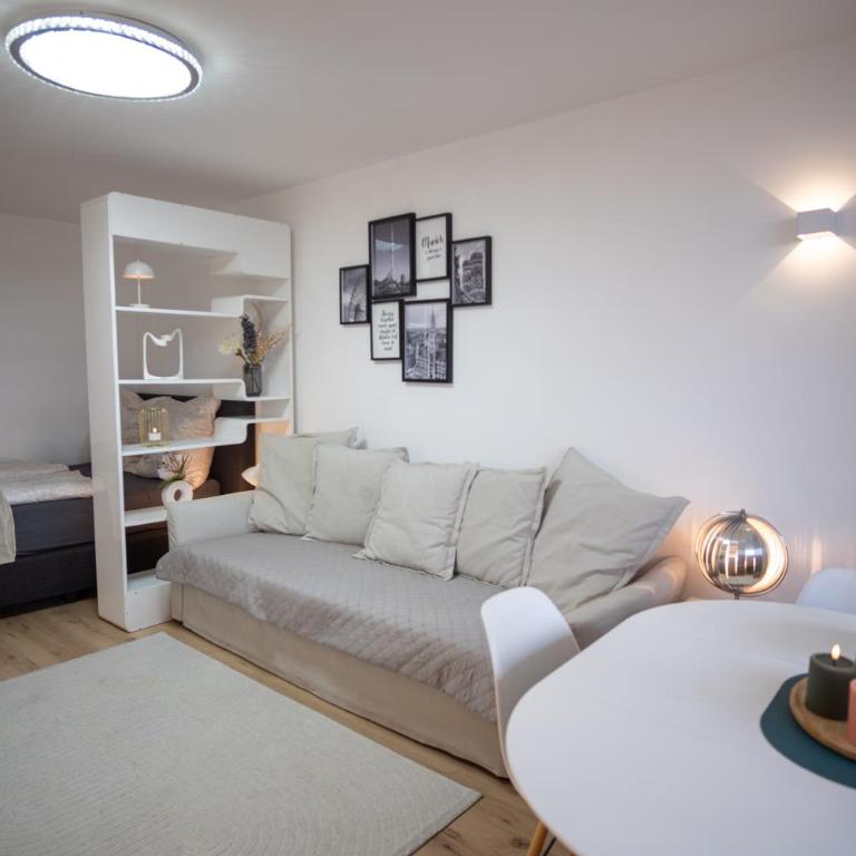 Cozy apartment with pool I U-Bahn - Two-Bedroom Apartment - 6