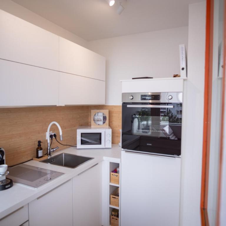 Cozy apartment with pool I U-Bahn - Two-Bedroom Apartment - 13