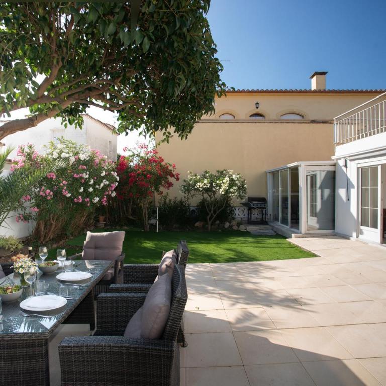 WELCS CASA ADOSADA 313 EMP con jardin privado - Casa Vacacional de 3 dormitorios - 1