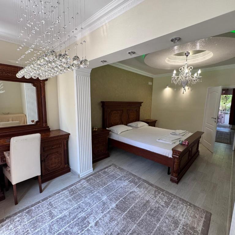 "HOLIDAY" apartments & rooms - Porodični Apartman sa 2 Spavaće Sobe - 1