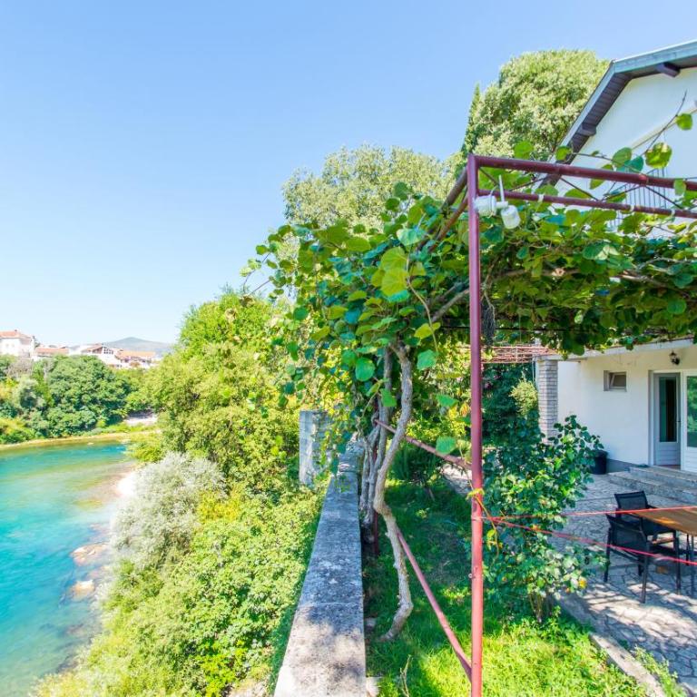 Old Town Oasis - One-Bedroom Apartment with River View - 5