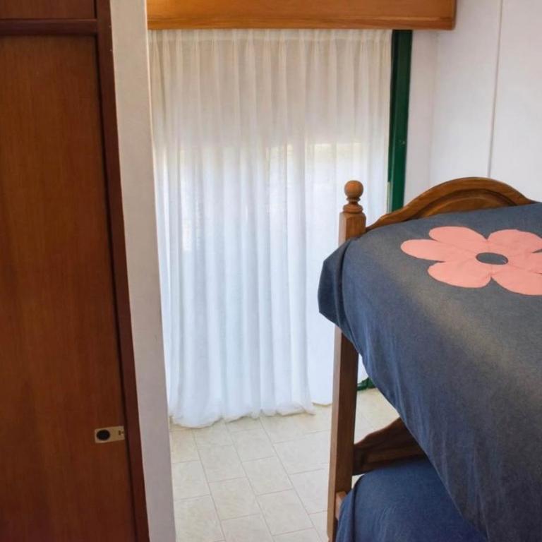 Casa con pileta - Casa Unifamiliar de 3 dormitorios - 6
