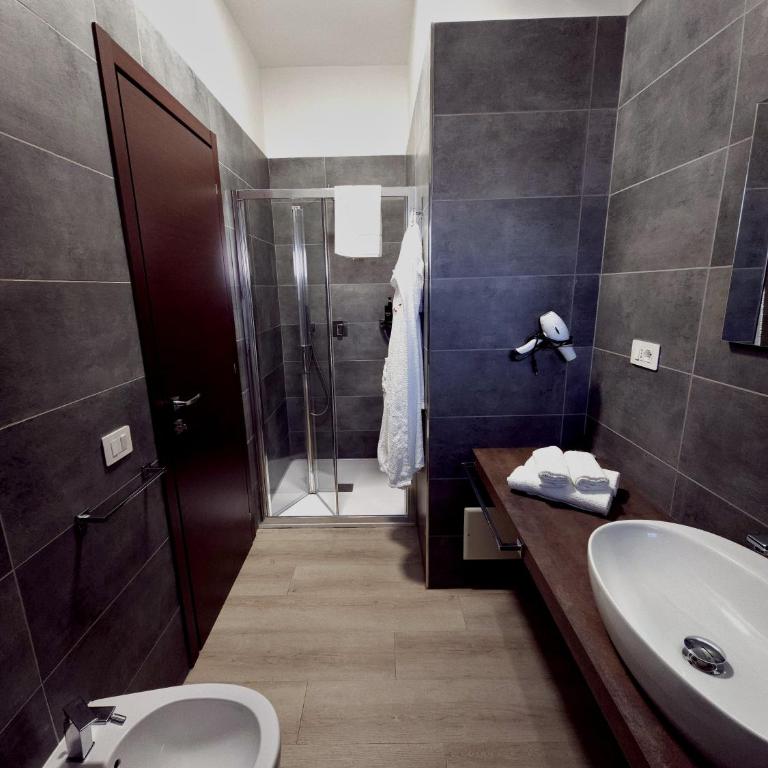 Piol Guest House - Ampia Camera Matrimoniale - 18