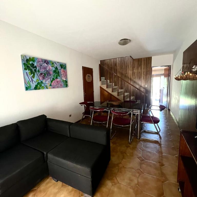 Casa con pileta - Casa Unifamiliar de 3 dormitorios - 3