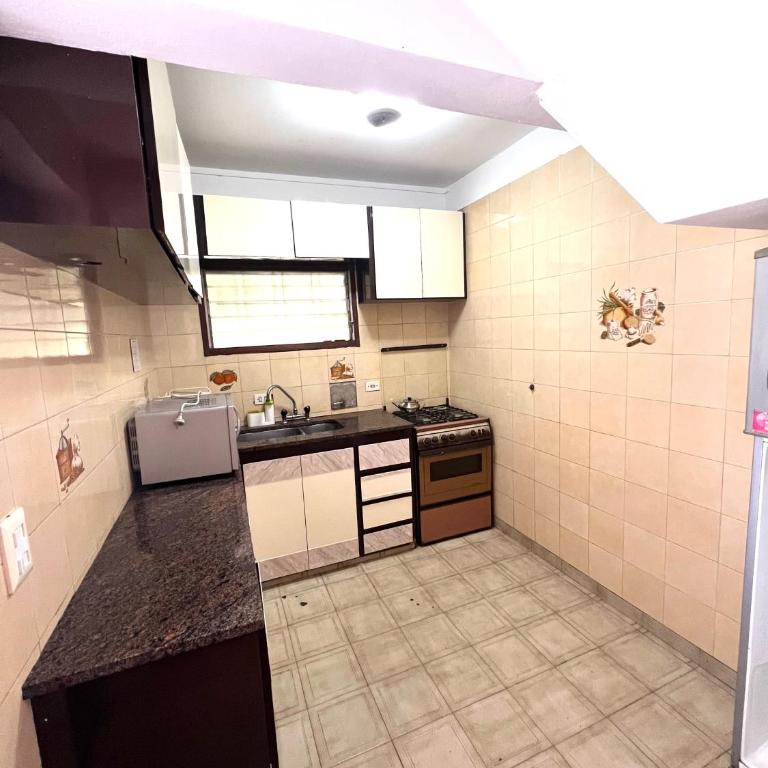 Casa con pileta - Casa Unifamiliar de 3 dormitorios - 4