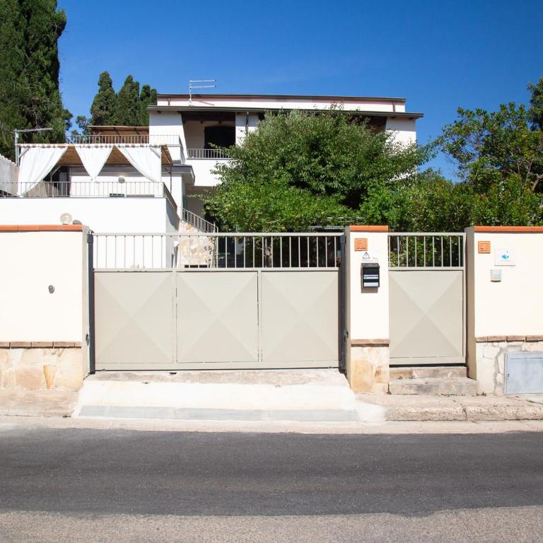 Villa Fatta di Sogni - Camera Matrimoniale con Balcone e Vista Mare - 39