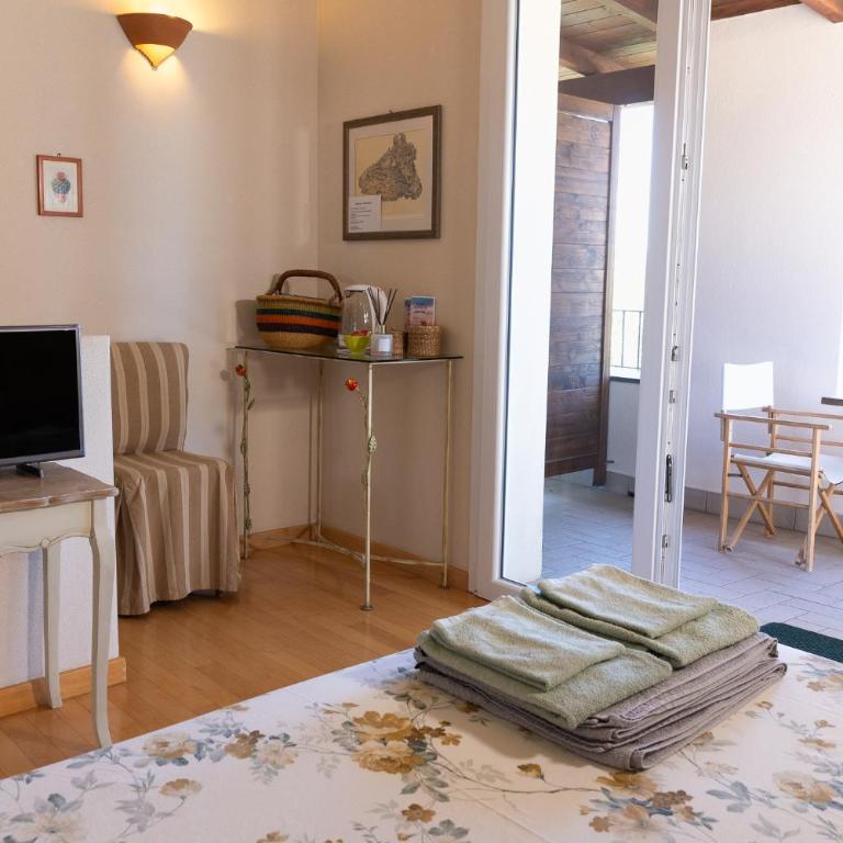 Villa Fatta di Sogni - Camera Matrimoniale con Balcone e Vista Mare - 46