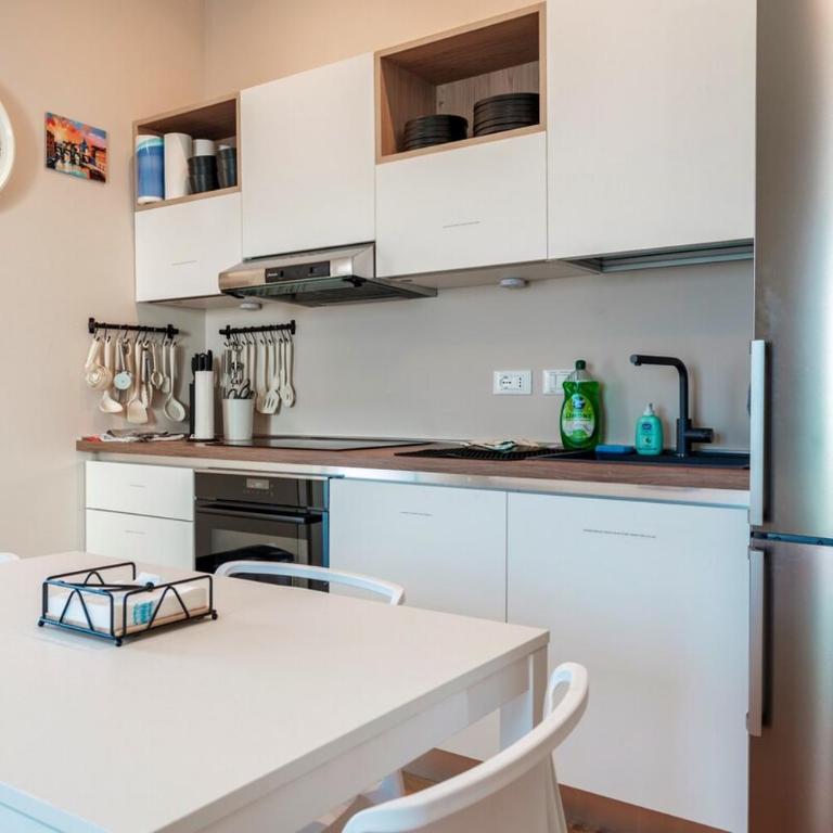 HOST4U - Casa Carlo, Brescia Città con Giardino e Parcheggio Privato - Apartamento Deluxe de 1 dormitorio - 7