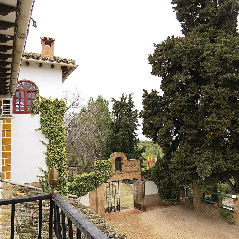 Alojamiento San Juan Bautista - Double Room with Balcony - 11