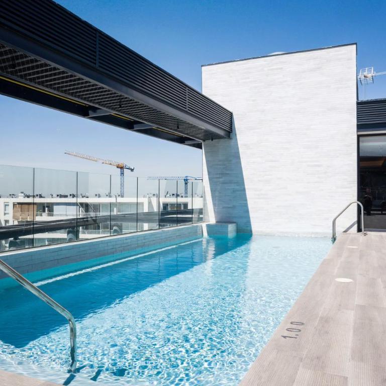 Las Condes 2BR Apt Pool & Views for 5 - Apartment - 25