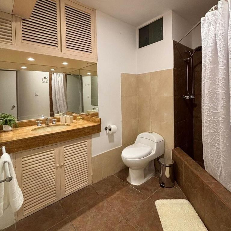 Acogedor departamento en Malecón Balta con Piscina - One-Bedroom Apartment - 11