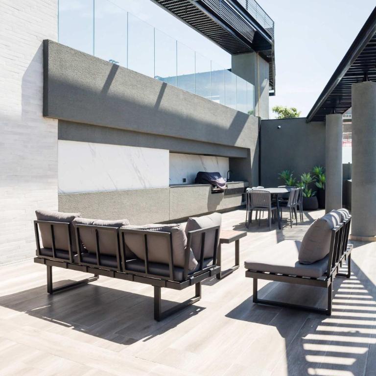 Stylish 1-BR Urban Oasis for 3 in Las Condes - Apartment - 52
