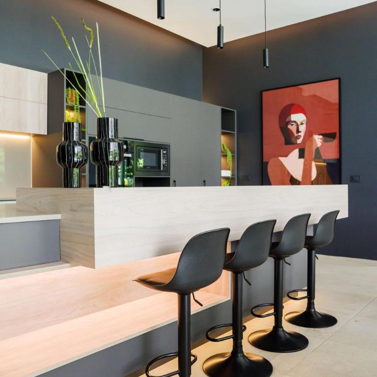 Stylish 1-BR Urban Oasis for 3 in Las Condes - Apartamento - 55