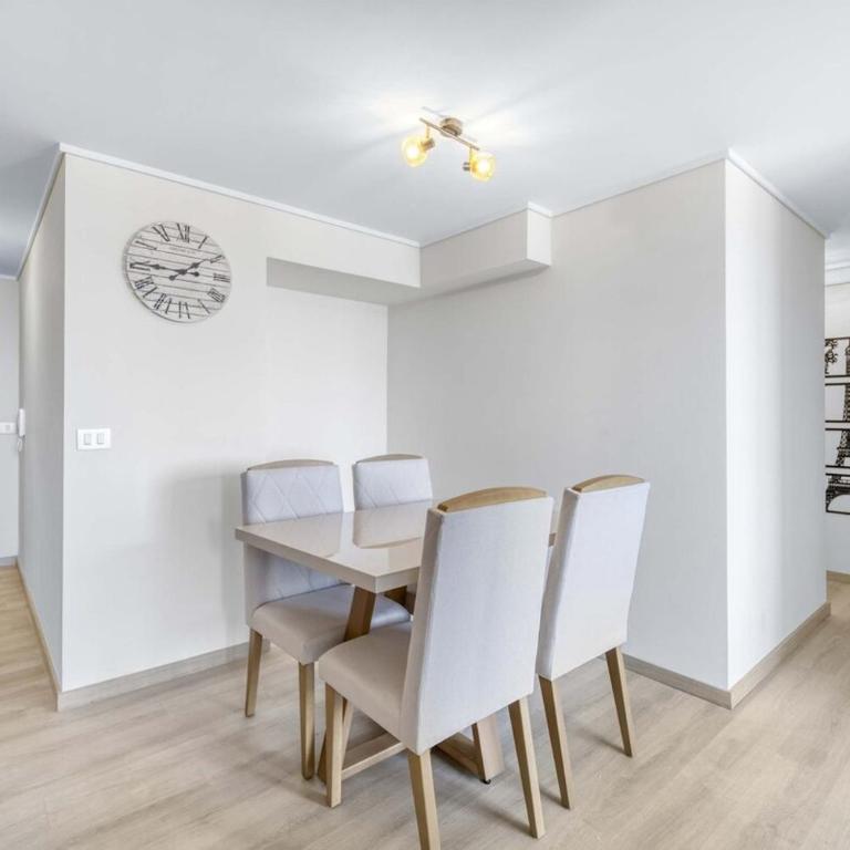Espacio Urbano- 3D with Wifi - Three-Bedroom Apartment with View - 5