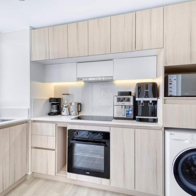 Espacio Urbano- 3D with Wifi - Three-Bedroom Apartment with View - 11