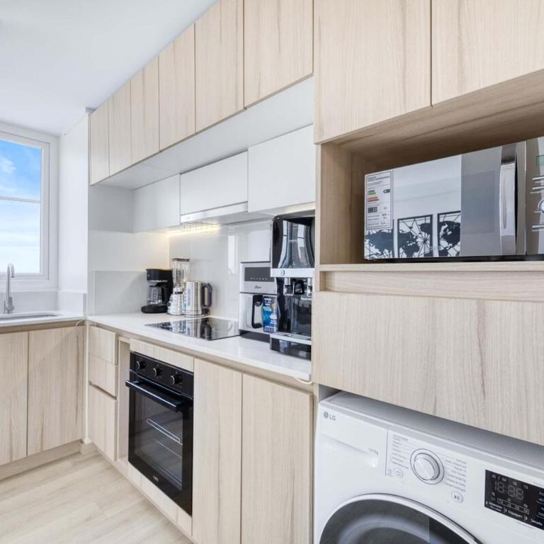 Espacio Urbano- 3D with Wifi - Three-Bedroom Apartment with View - 4