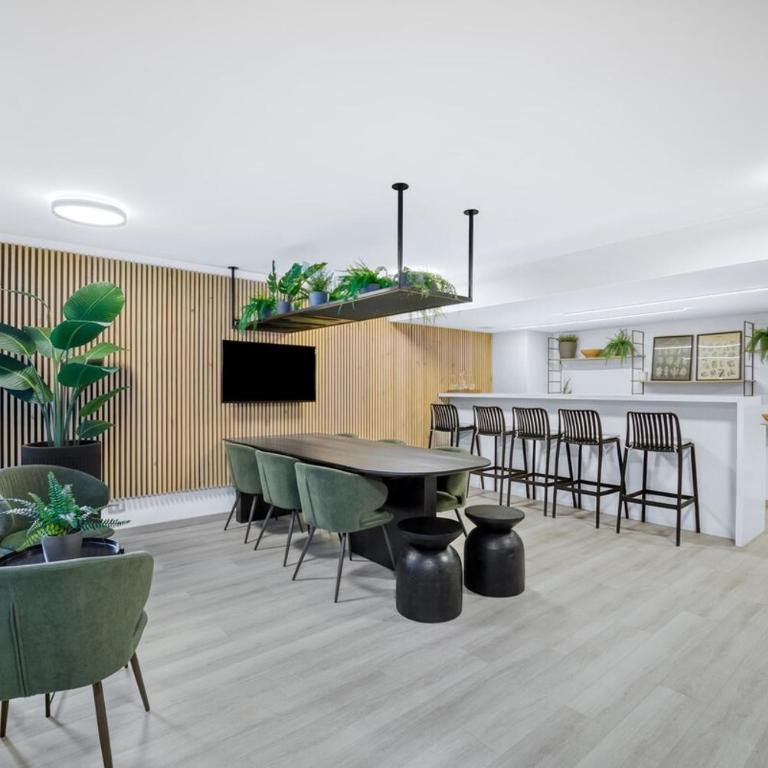 Espacio Urbano- 3D with Wifi - Three-Bedroom Apartment with View - 20