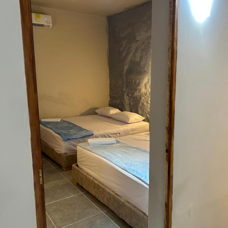 Hotel Kyros by 70 - Deluxe Quadruple Room - 8