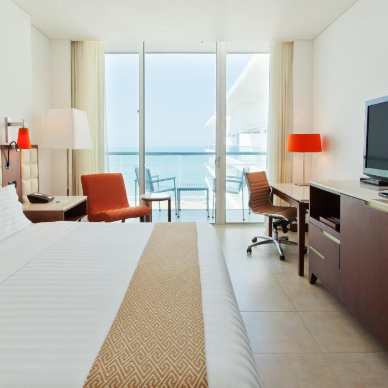 Holiday Inn Cartagena Morros by IHG - Standard King Room with Ocean View - 6