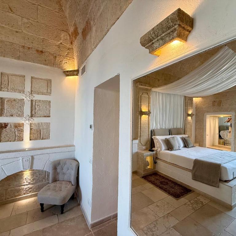 Vittorio Emanuele Charming Suites - Camera King con Vasca Idromassaggio - 4