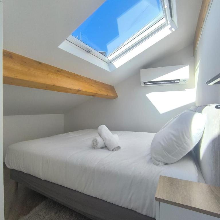 Elegant Renovated Apartment Nice Port AC Sleeps 4 - Appartement 2 Chambres - 14