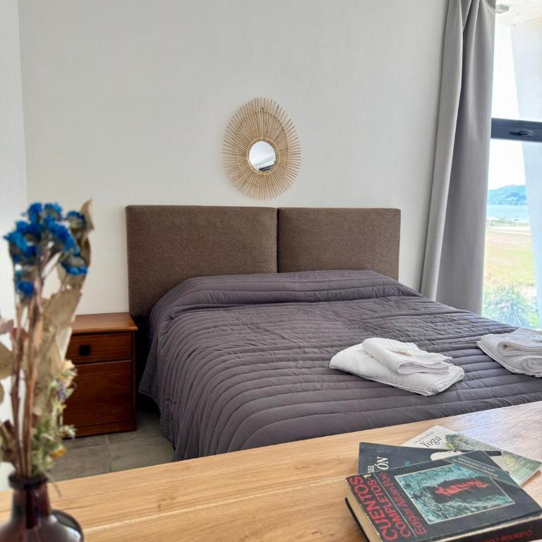 Duplex con pileta frente a lago Los Molinos - Two-Bedroom House - 24