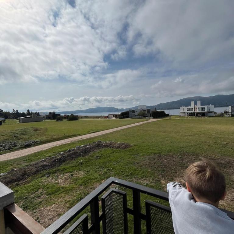Duplex con pileta frente a lago Los Molinos - Two-Bedroom House - 26