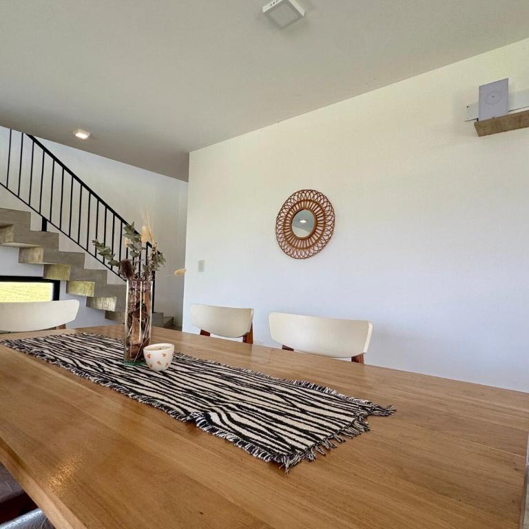 Duplex con pileta frente a lago Los Molinos - Two-Bedroom House - 29