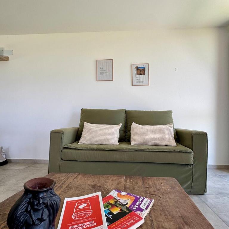 Duplex con pileta frente a lago Los Molinos - Two-Bedroom House - 38