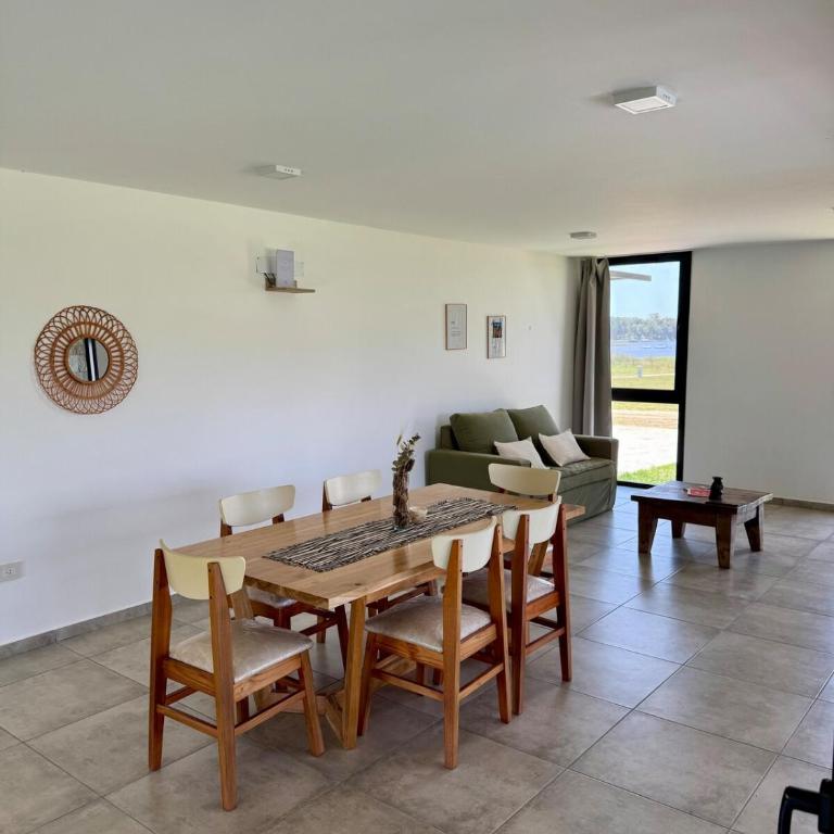 Duplex con pileta frente a lago Los Molinos - Two-Bedroom House - 62