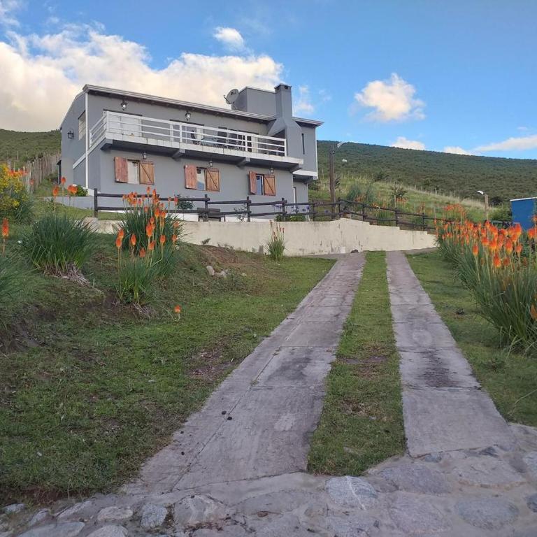 Casa TAFI - Three-Bedroom House - 4