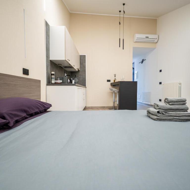 ESTENSIA Room & Suite - Camera King con Balcone - 4