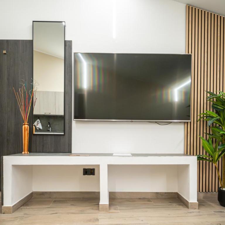ESTENSIA Room & Suite - Camera King con Balcone - 8