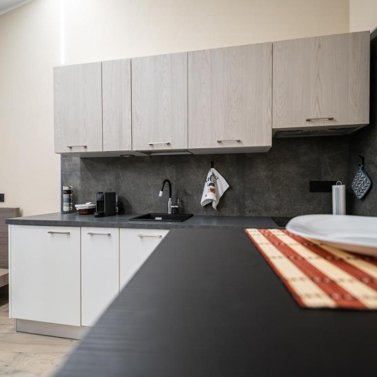 ESTENSIA Room & Suite - Camera King con Balcone - 7