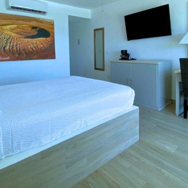 Hotel Playa Bonita Resort - Queen Room with Sea View - 4