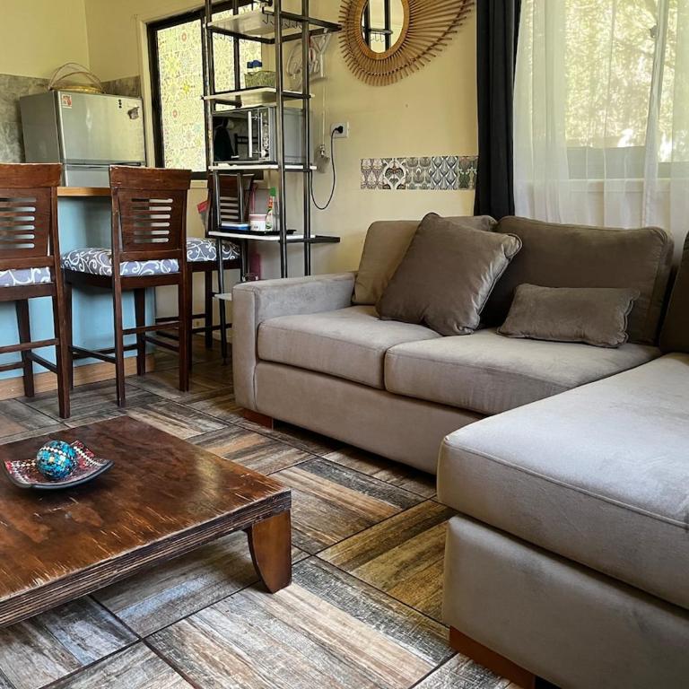 Mels House Batuco - Three-Bedroom House - 48